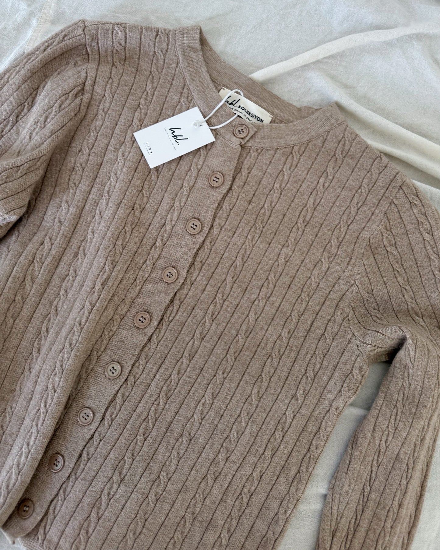 Hiraya Cable Knit Crew Neck Short Cardigan