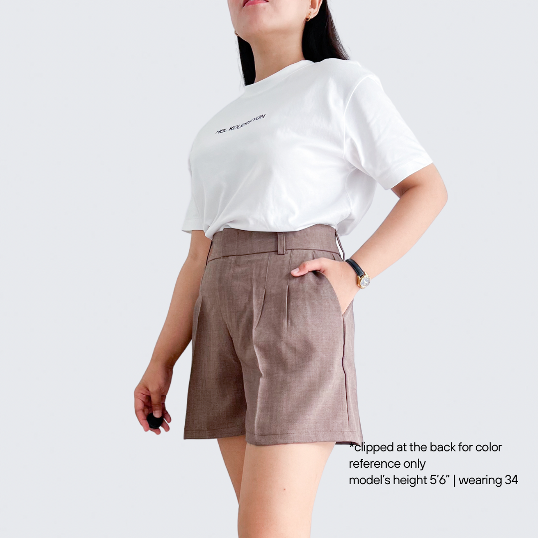 Julieta Linen Blend Pleated Shorts (Plus-size)