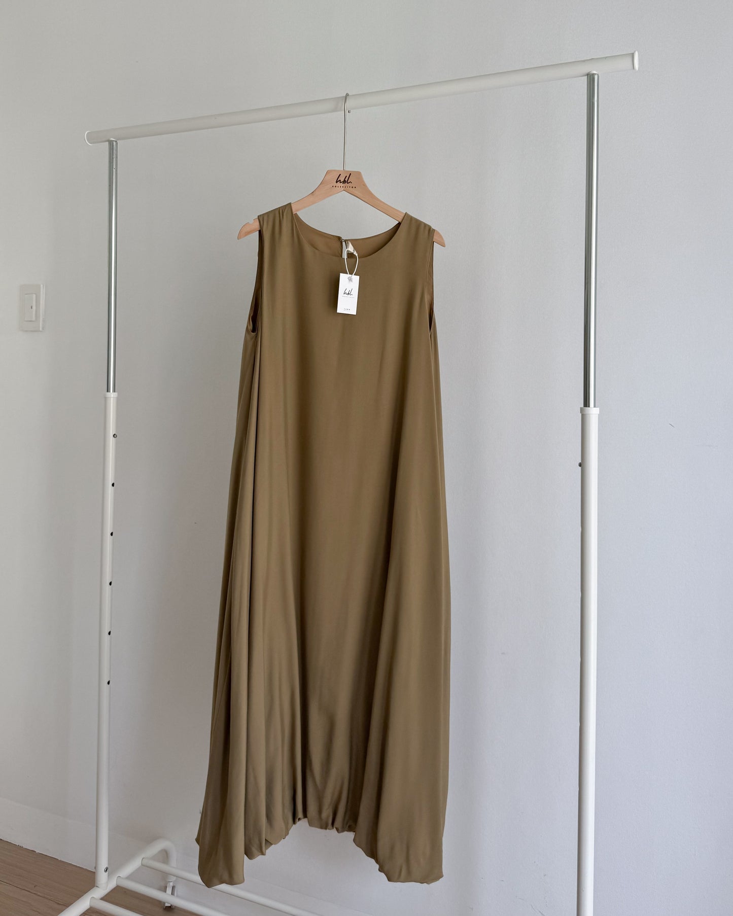 Aster Premium Bubble Hem Maxi Dress with Pockets