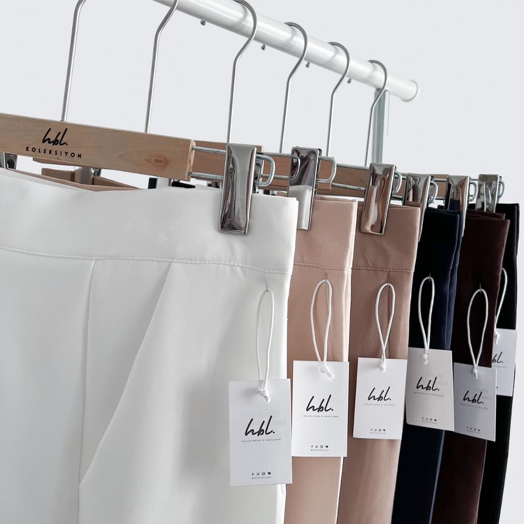Mirabel Pleated Straight Pants (Plus-size)
