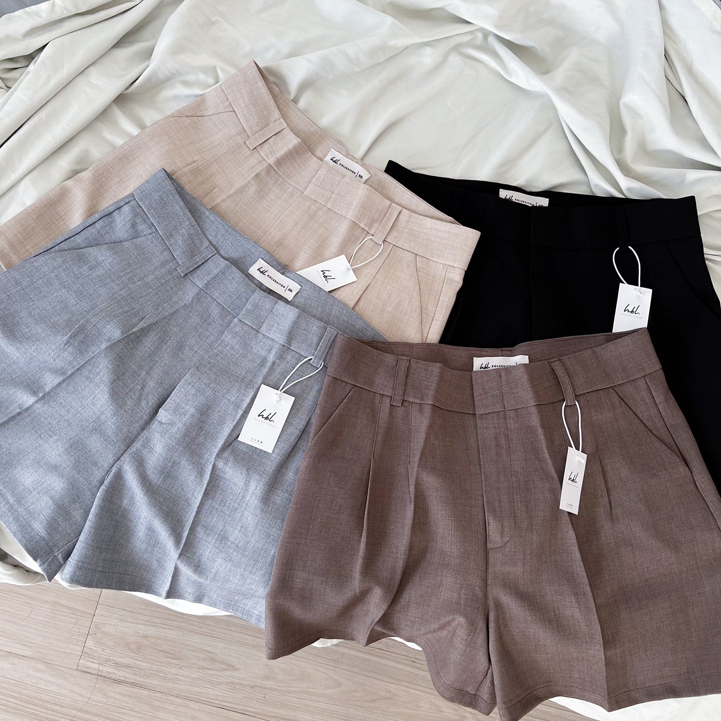 Julieta Linen Blend Pleated Shorts (Plus-size)