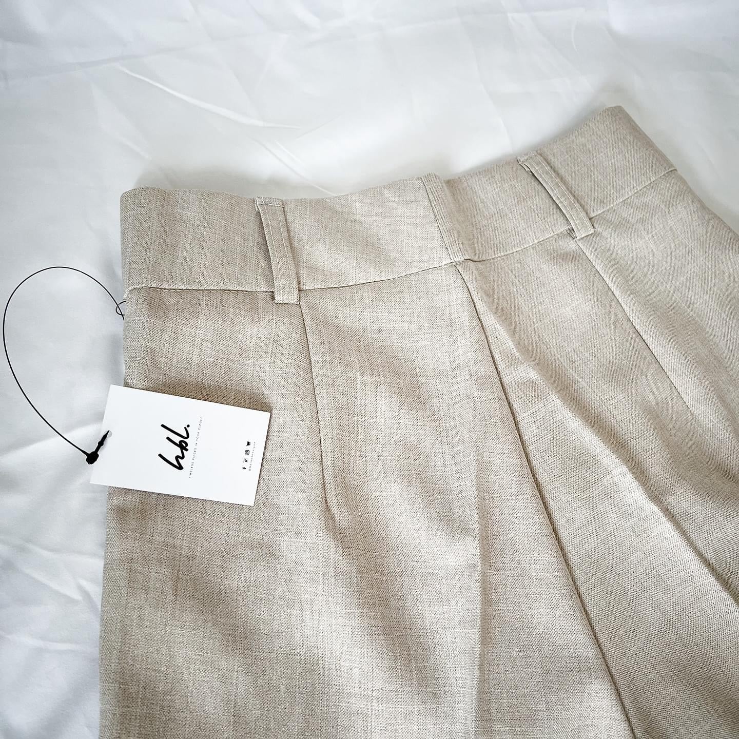 Ellie Linen Blend Pleated Shorts