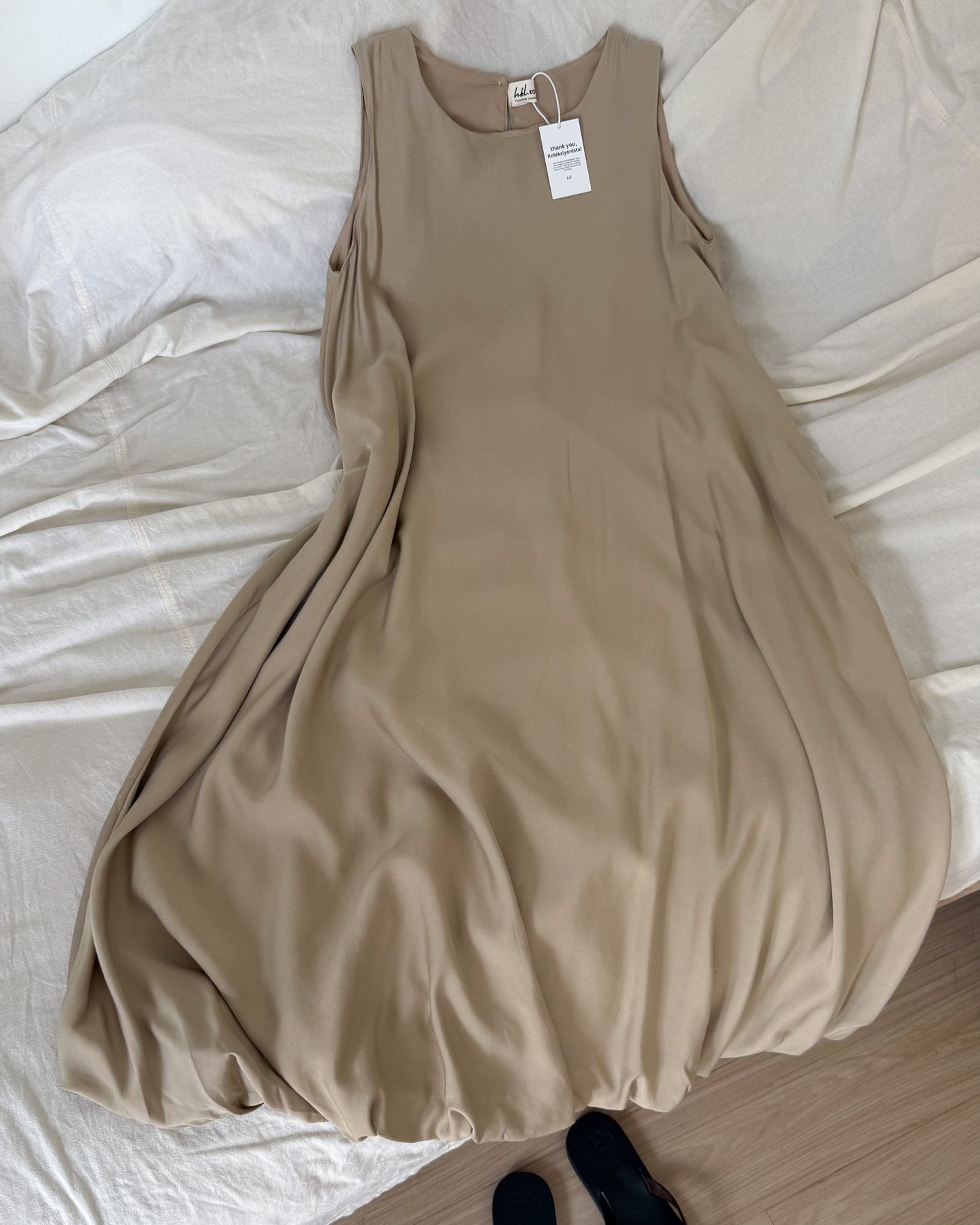 Aster Premium Bubble Hem Maxi Dress with Pockets