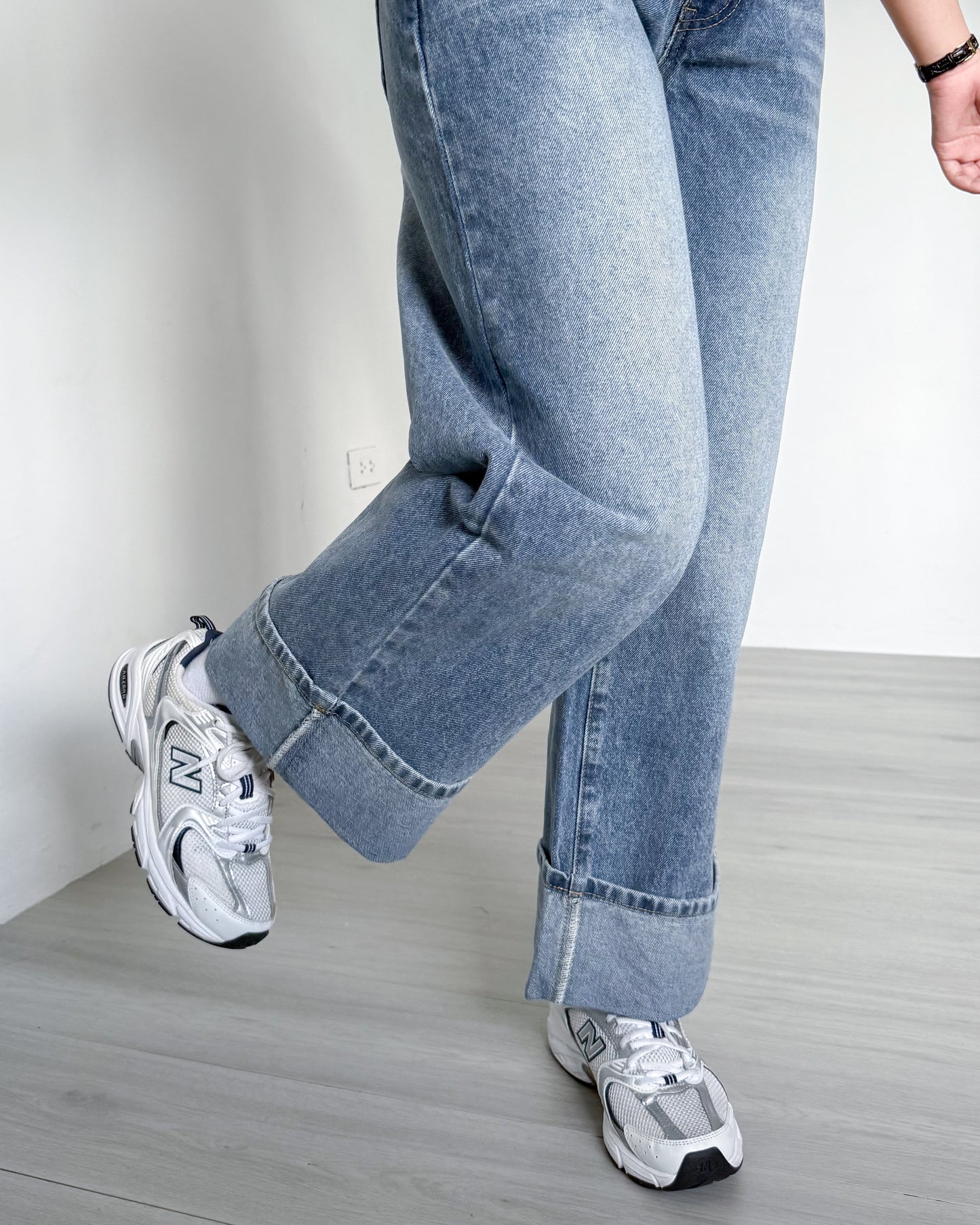 Victoria Straight Fixed Cuff Denim Jeans