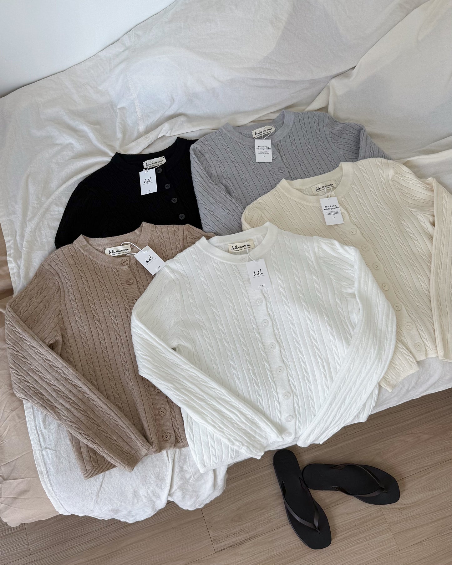 Hiraya Cable Knit Crew Neck Short Cardigan