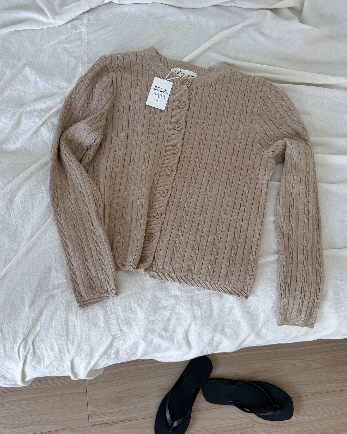 Hiraya Cable Knit Crew Neck Short Cardigan
