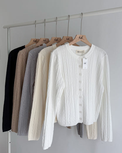 Hiraya Cable Knit Crew Neck Short Cardigan