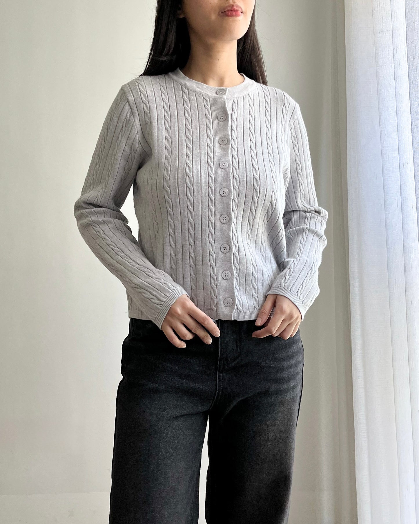 Hiraya Cable Knit Crew Neck Short Cardigan