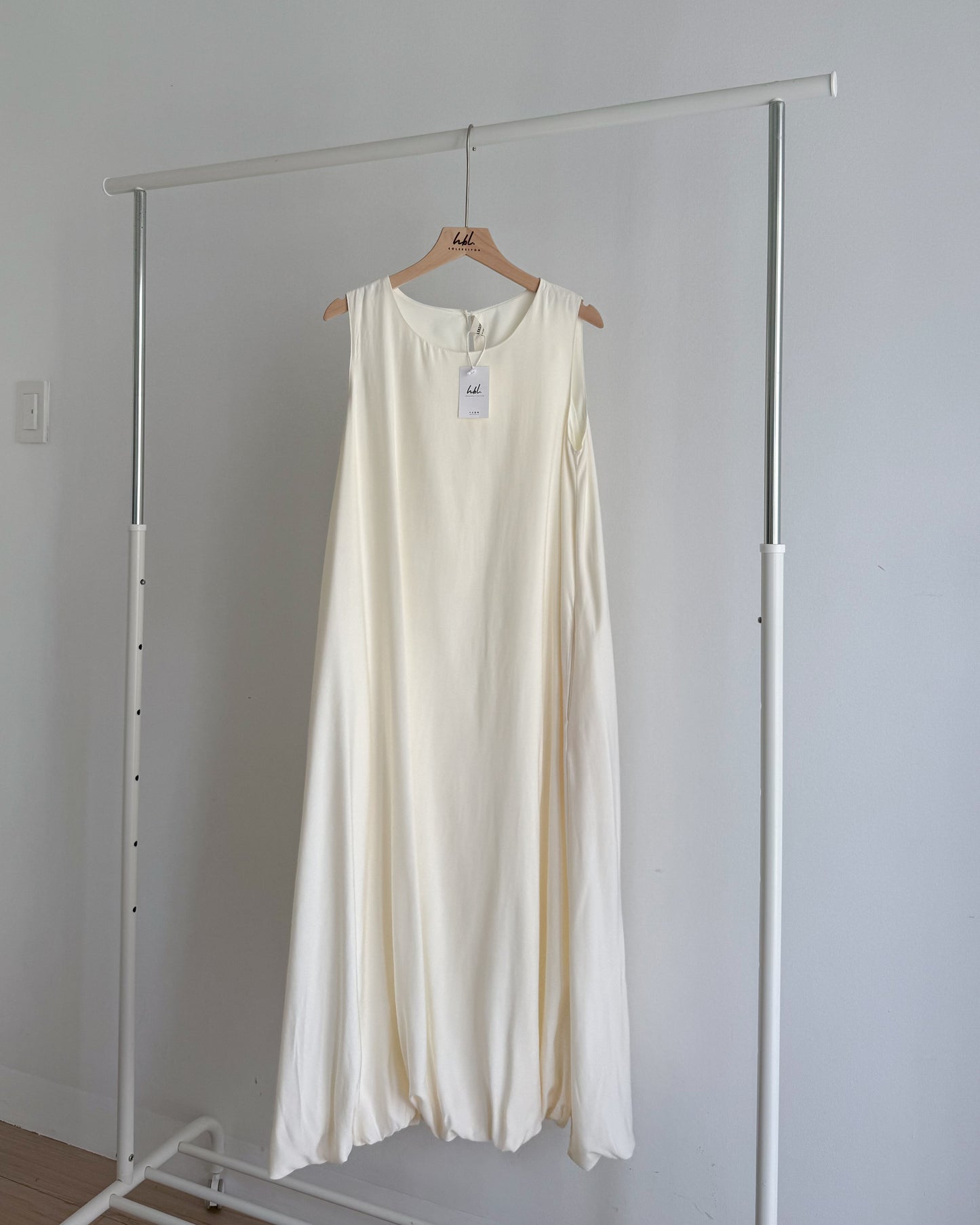 Aster Premium Bubble Hem Maxi Dress with Pockets