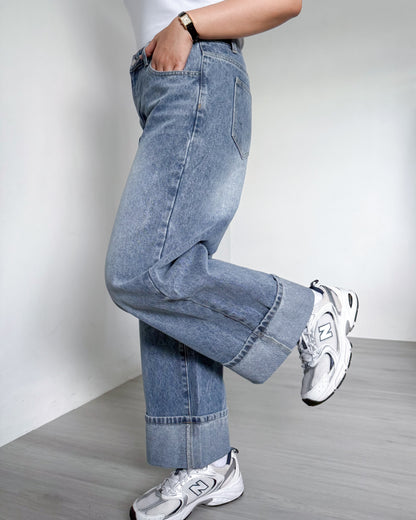 Victoria Straight Fixed Cuff Denim Jeans