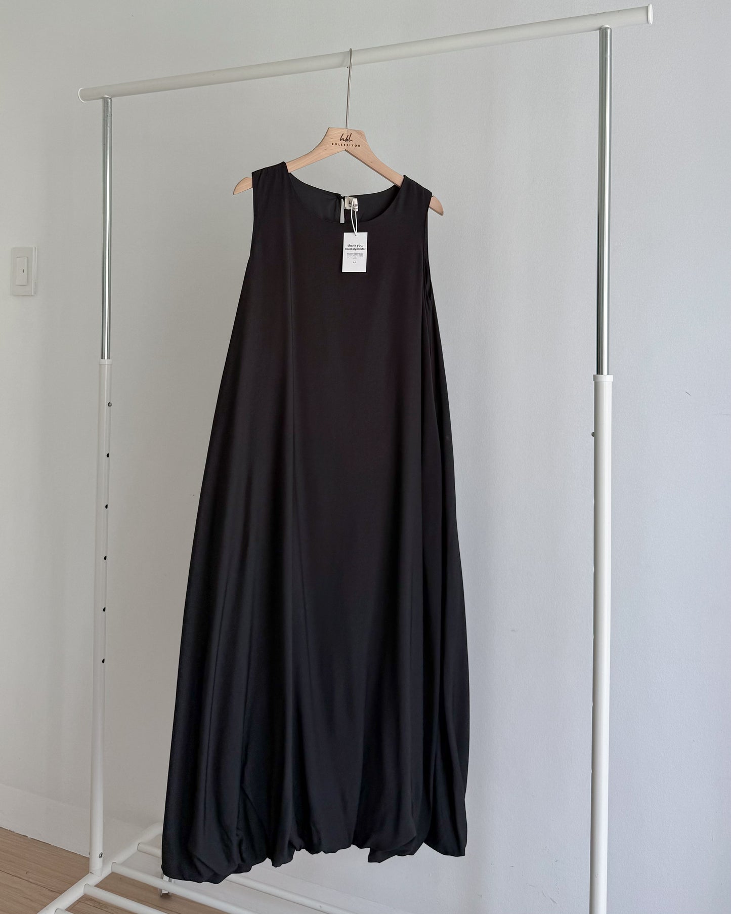 Aster Premium Bubble Hem Maxi Dress with Pockets