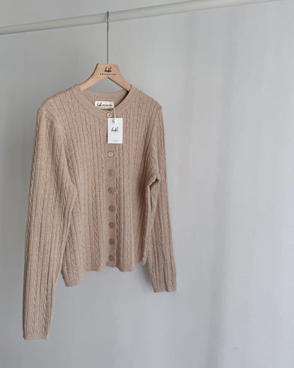 Hiraya Cable Knit Crew Neck Short Cardigan