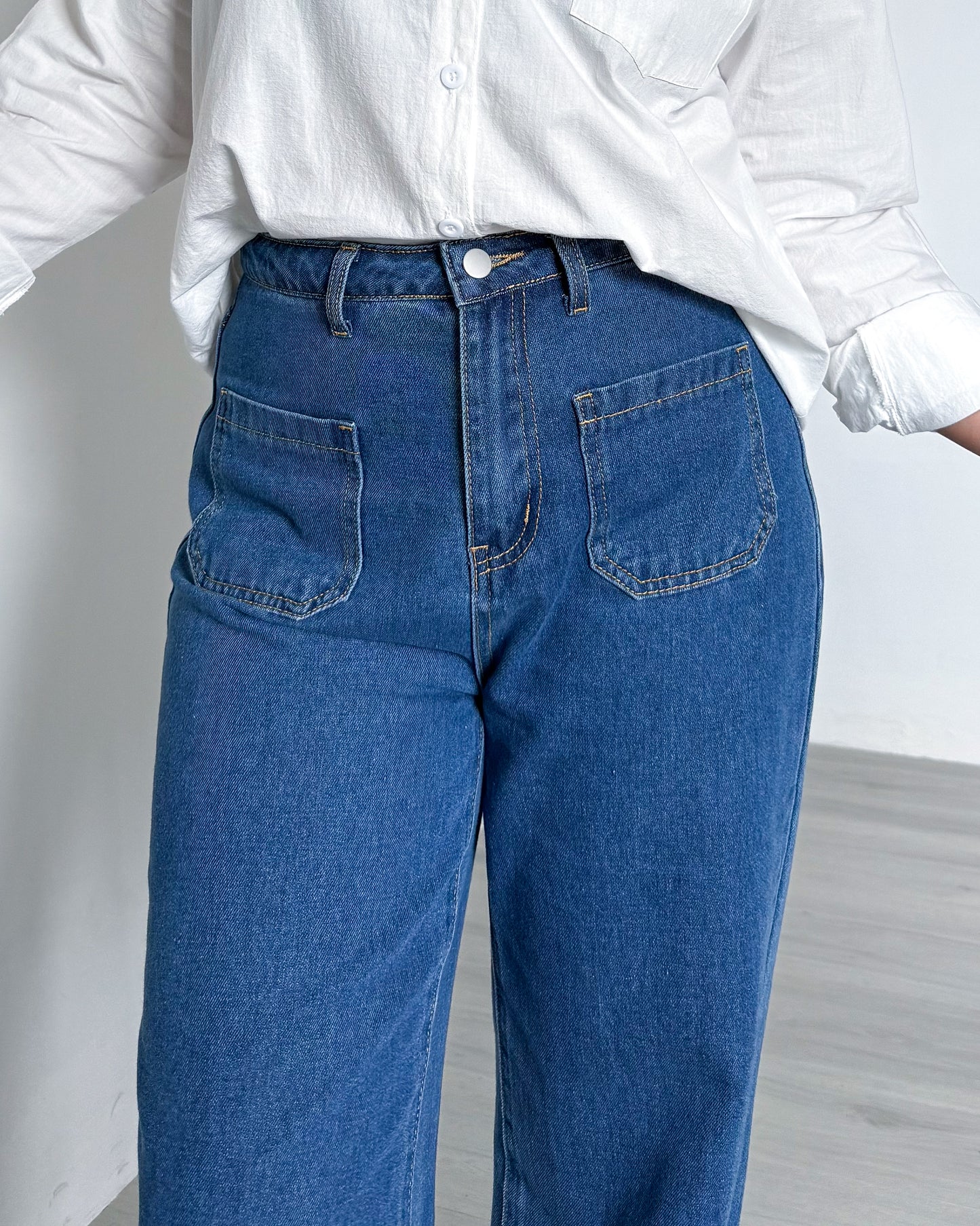 Kendra Patch Pocket Baggy Wide Straight Jeans